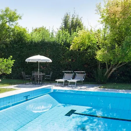 Oleandra With Pool Up To 12 People Villa Volta Mantovana