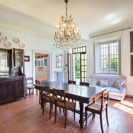 Villa Oleandra With Pool Up To 12 People Volta Mantovana